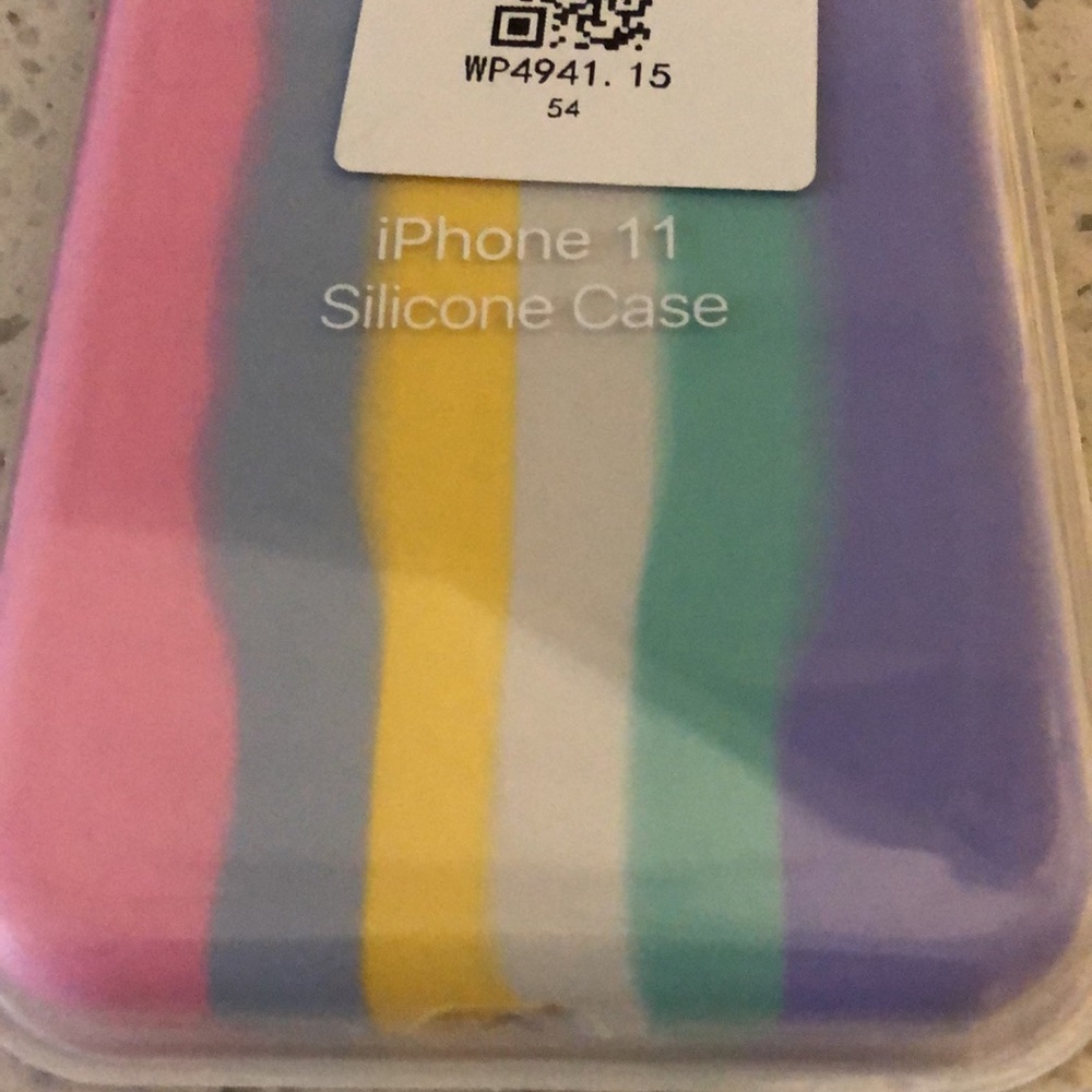 iPhone 11 silicon case - Picture 2 of 2